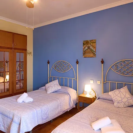 Villa Santa Ana En *