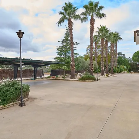 Villa Santa Ana En *